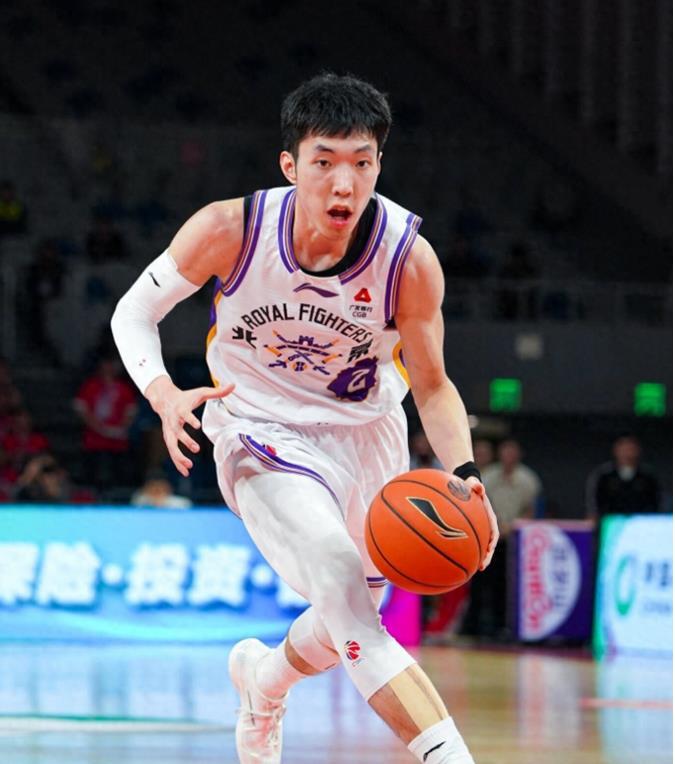 华体会官方-三分绝杀，是张庆鹏布置的战术成功了？赛后，廖三宁是这样说的