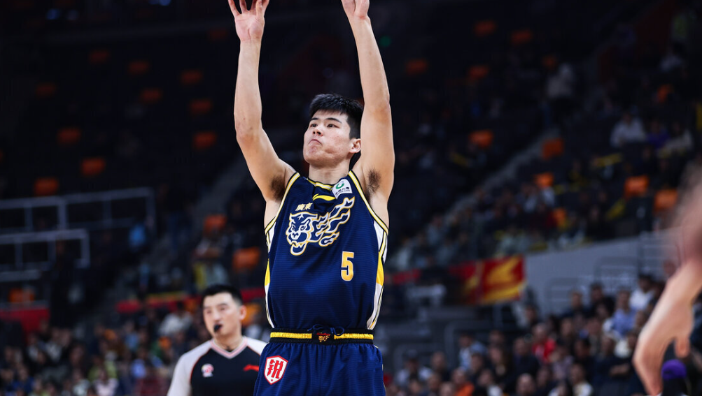 华体会官网-看了焦泊乔被杜锋挥拳臭骂的惨状，才知道，家政为什么一直是替补